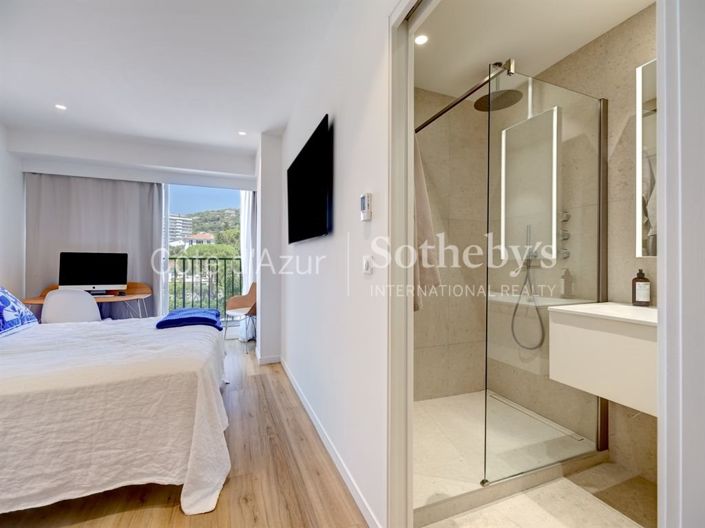 Image No.12-2 Bed Apartment for sale