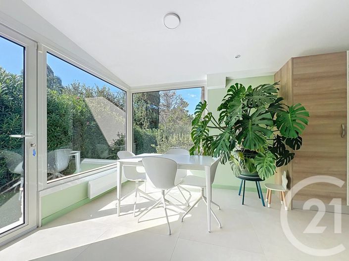 Image No.17-5 Bed House for sale