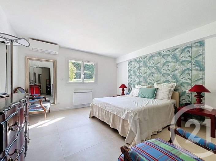 Image No.21-5 Bed House for sale