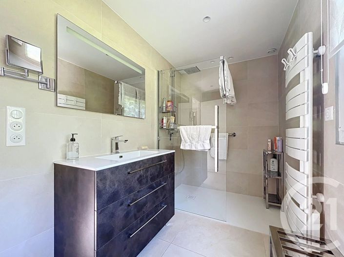 Image No.23-5 Bed House for sale