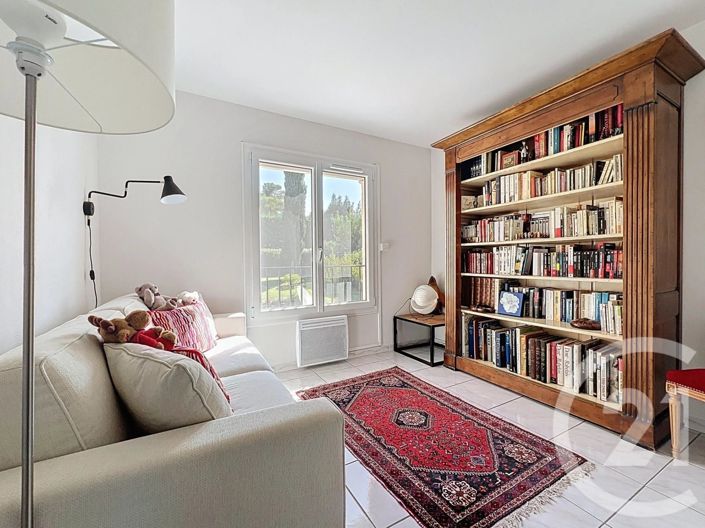 Image No.25-5 Bed House for sale