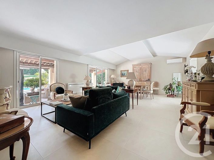 Image No.3-5 Bed House for sale