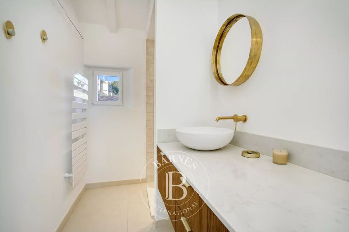 Image No.10-6 Bed House for sale
