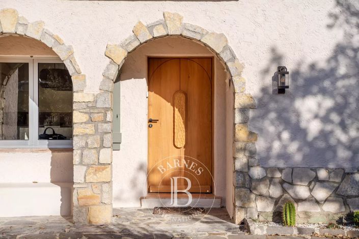 Image No.14-6 Bed House for sale