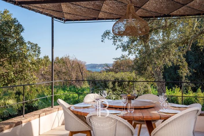 Image No.7-6 Bed House for sale