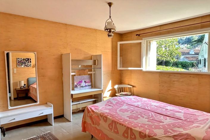 Image No.10-4 Bed House for sale