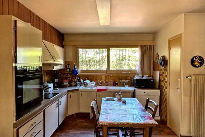 Image No.8-4 Bed House for sale