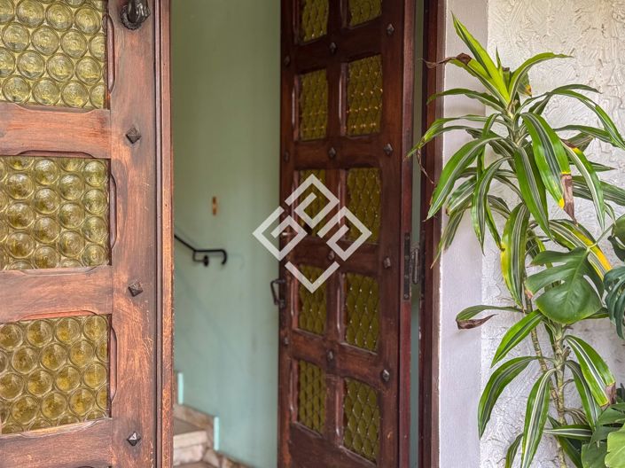 Image No.15-5 Bed House for sale