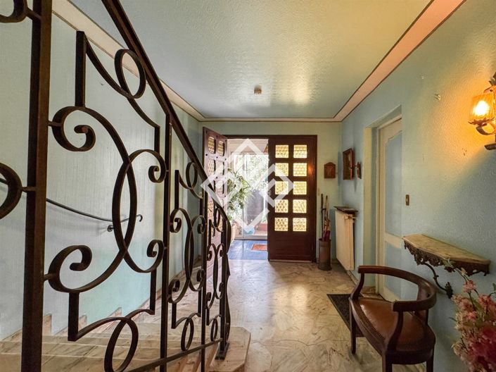 Image No.2-5 Bed House for sale