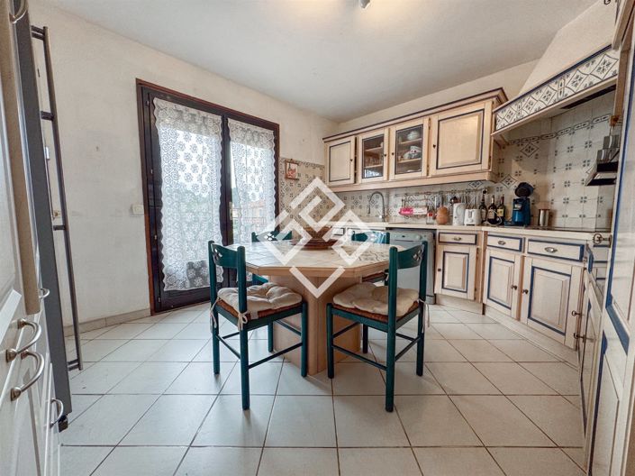 Image No.4-5 Bed House for sale