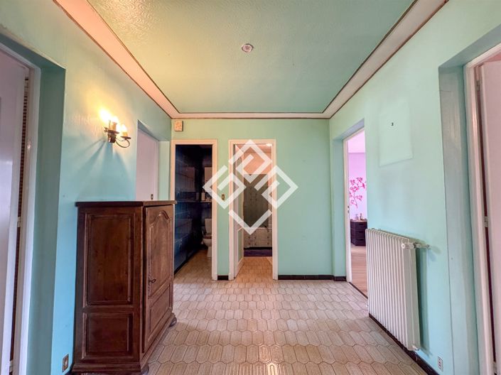 Image No.7-5 Bed House for sale