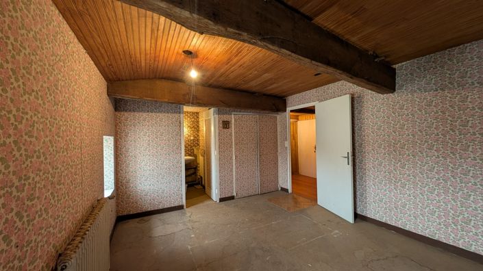 Image No.10-3 Bed House for sale