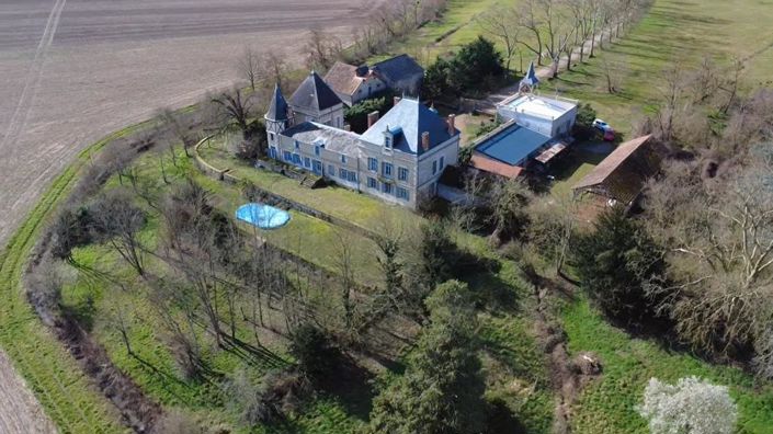 Image No.3-8 Bed Property for sale
