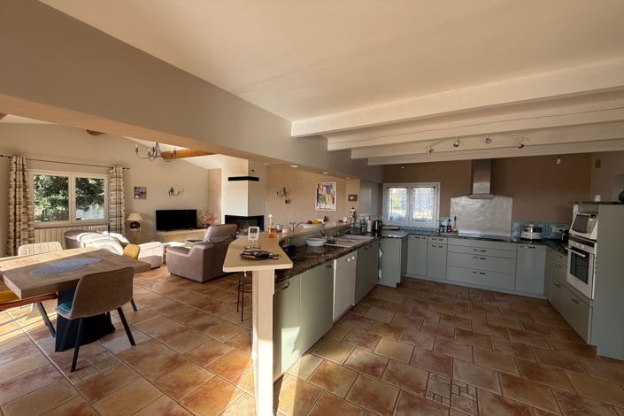 Image No.3-4 Bed House for sale