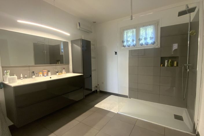 Image No.5-4 Bed House for sale