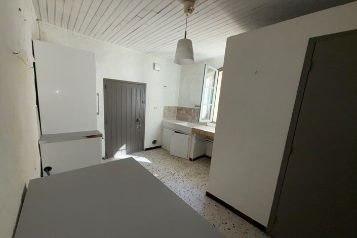 Image No.5-2 Bed House for sale