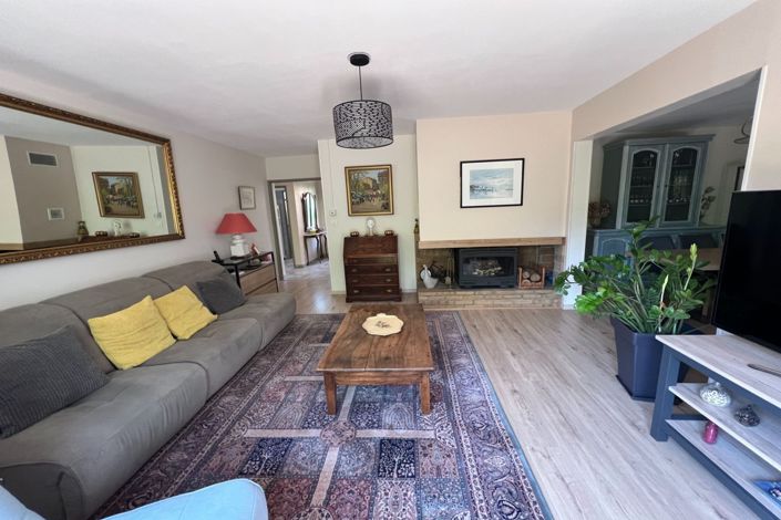 Image No.2-4 Bed House for sale