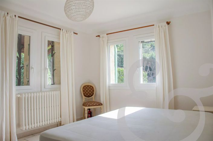 Image No.8-3 Bed House for sale