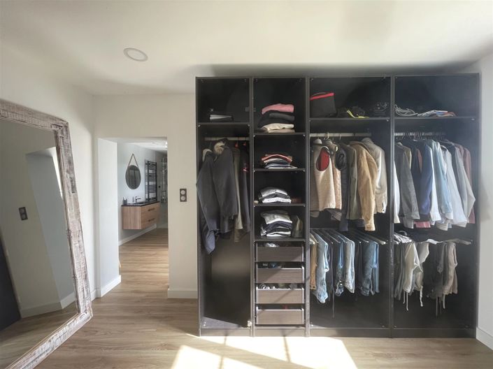 Image No.12-4 Bed House for sale