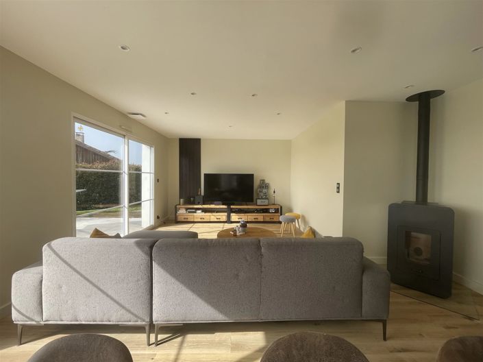 Image No.6-4 Bed House for sale