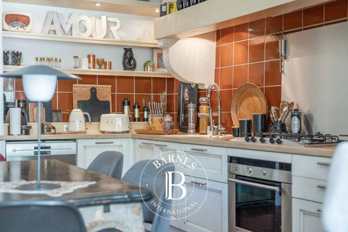 Image No.6-4 Bed House for sale