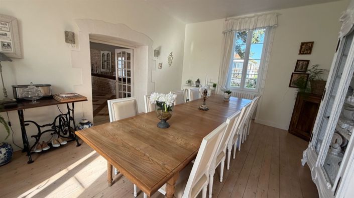 Image No.10-8 Bed House for sale