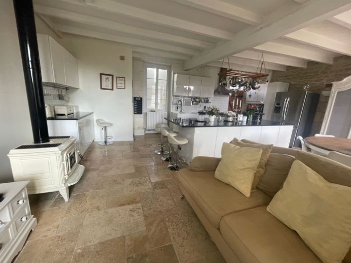 Image No.9-8 Bed House for sale