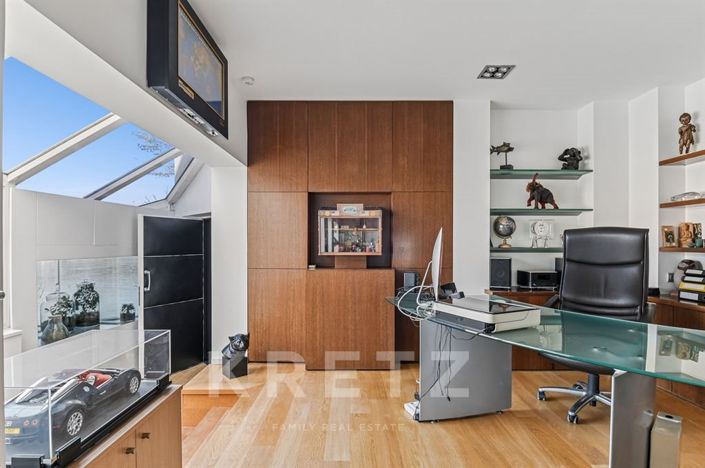 Image No.13-5 Bed Property for sale