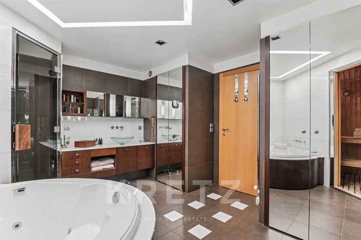 Image No.15-5 Bed Property for sale