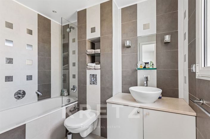 Image No.17-5 Bed Property for sale