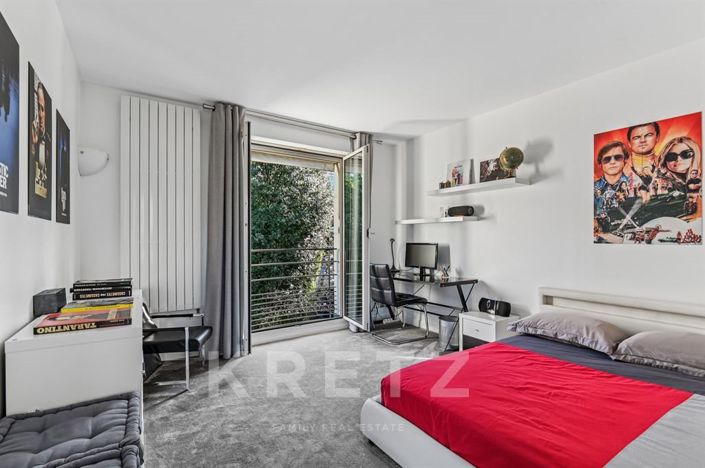 Image No.18-5 Bed Property for sale