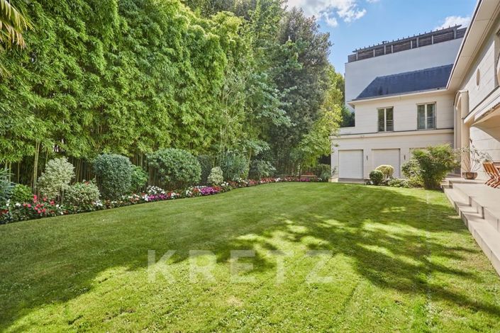 Image No.2-5 Bed Property for sale