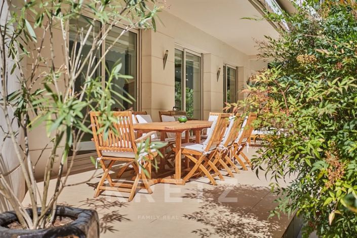 Image No.22-5 Bed Property for sale