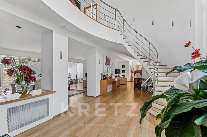 Image No.3-5 Bed Property for sale