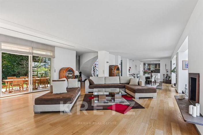 Image No.4-5 Bed Property for sale