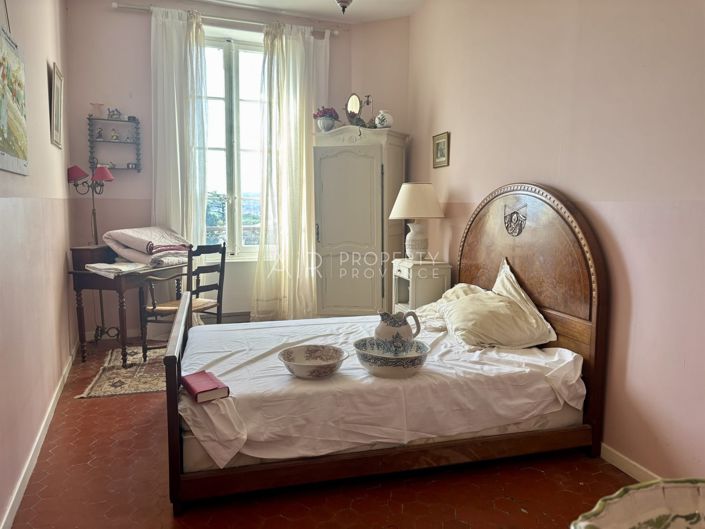 Image No.13-6 Bed House for sale