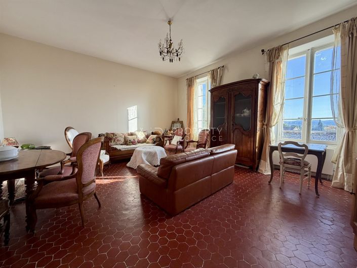 Image No.2-6 Bed House for sale