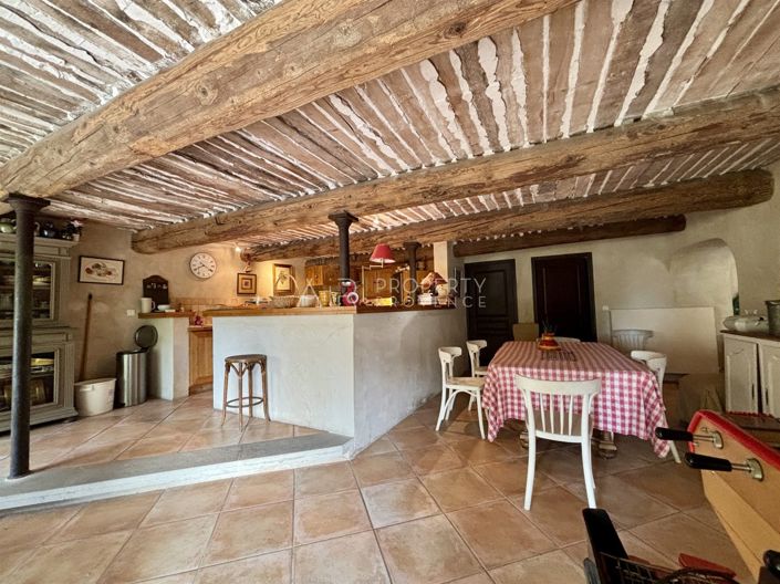 Image No.8-6 Bed House for sale