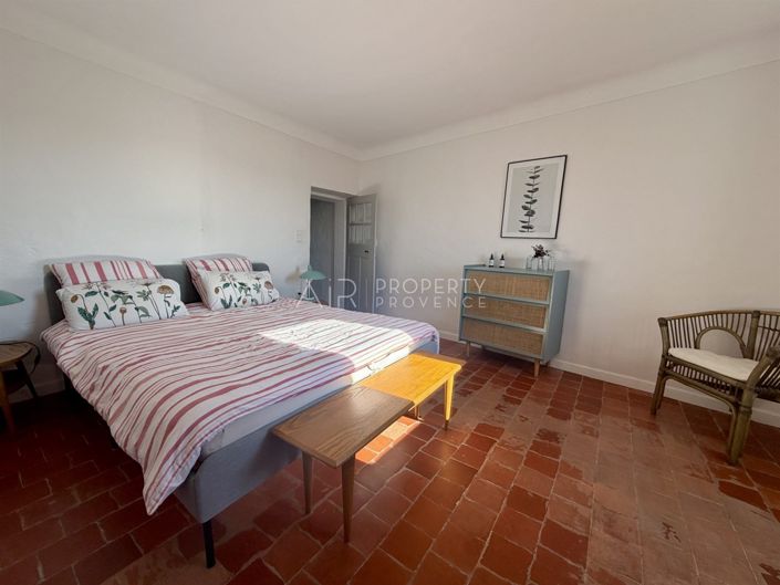 Image No.18-2 Bed House for sale