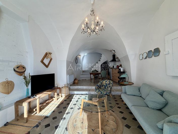 Image No.4-2 Bed House for sale