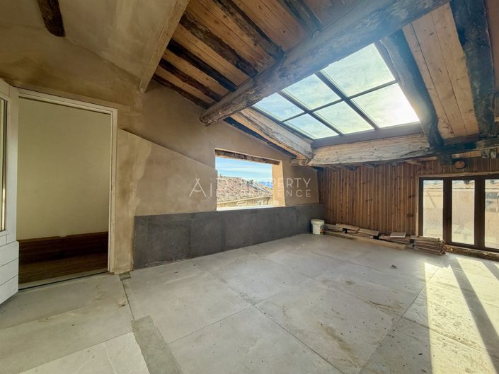 Image No.20-3 Bed House for sale