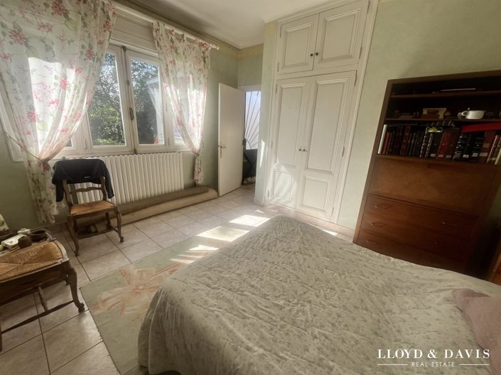 Image No.6-4 Bed House for sale