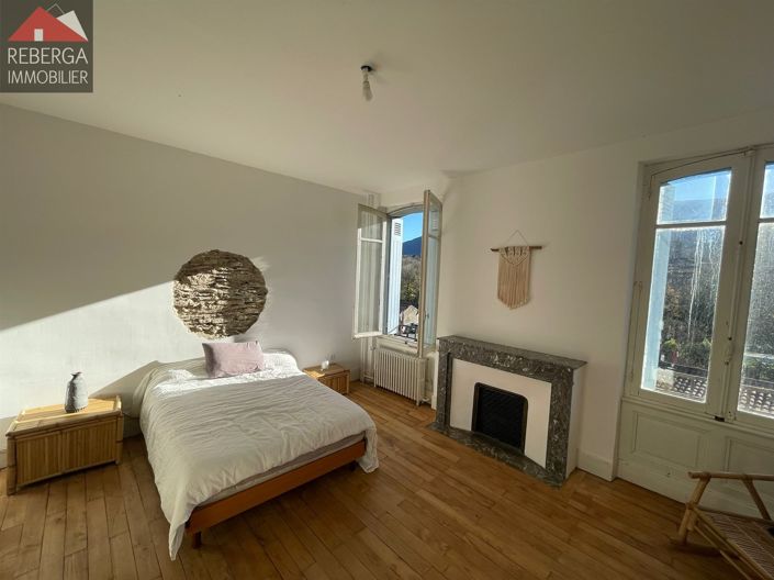 Image No.10-5 Bed House for sale