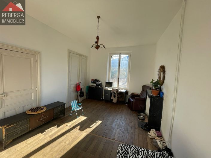 Image No.18-5 Bed House for sale