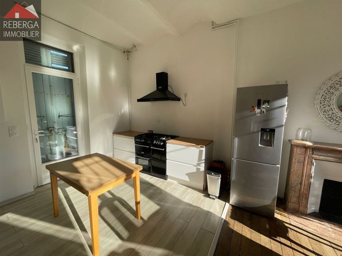 Image No.8-5 Bed House for sale