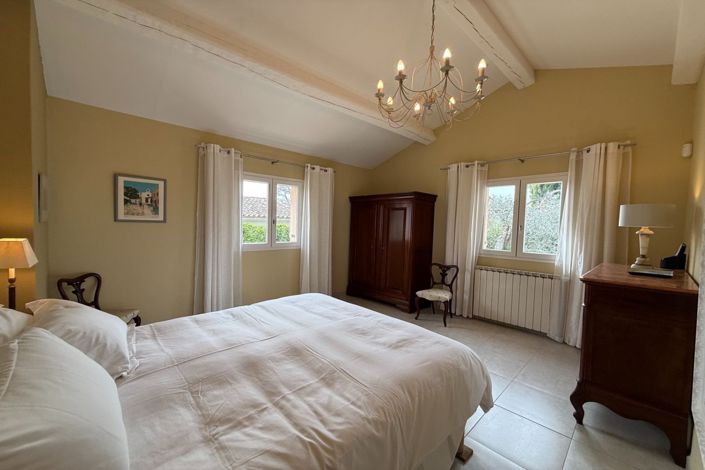 Image No.11-3 Bed House for sale