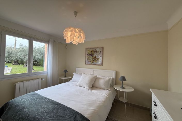 Image No.14-3 Bed House for sale