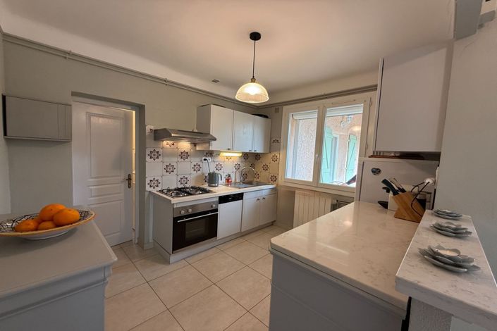 Image No.9-3 Bed House for sale