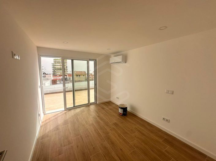 Image No.11-1 Bed Apartment for sale