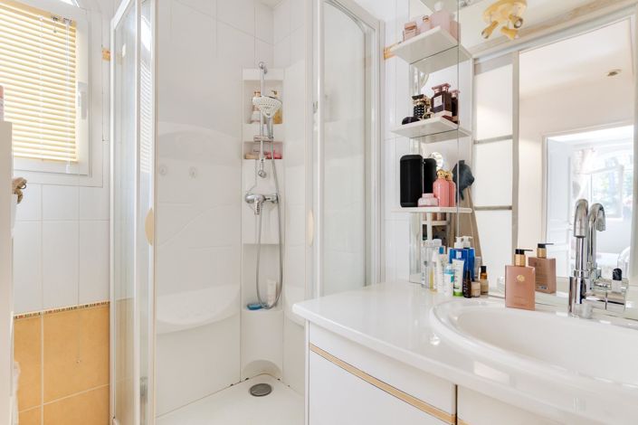 Image No.14-4 Bed House for sale